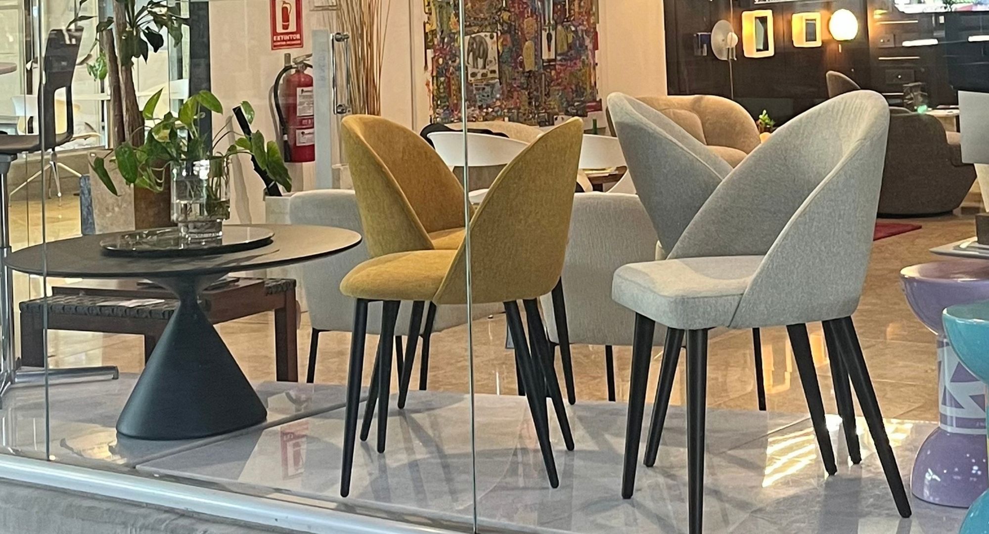 Showroom Morada Sillas